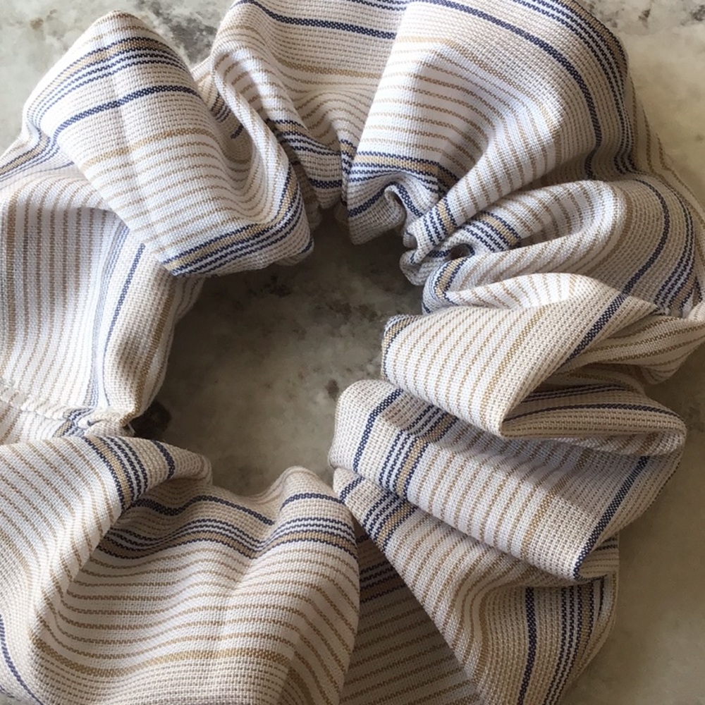 Tan blue pinstripe oxford shirt hair scrunchie new